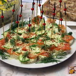 Рецепт Праздничных канапе с форелью