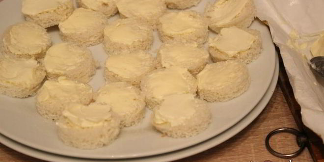 Рецепт праздничных канапе с форелью