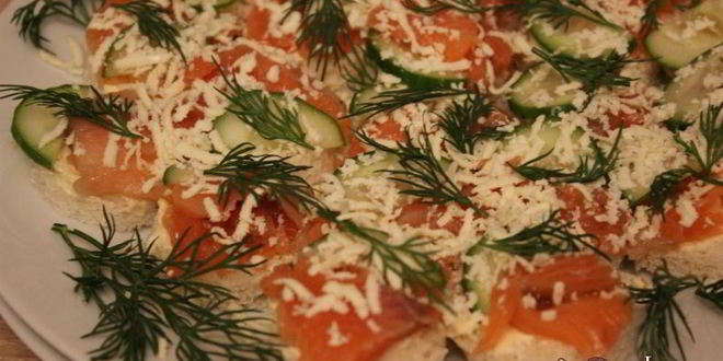 Рецепт праздничных канапе с форелью