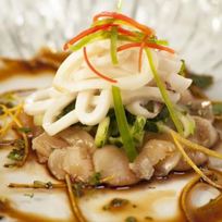 Карпаччо из гребешка с кальмаром