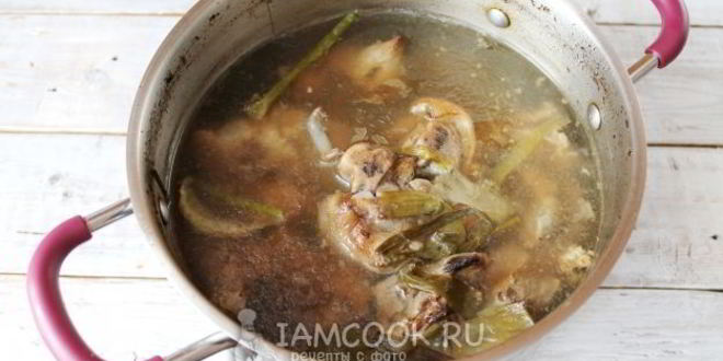Рецепт холодца из куриных желудков и свиных ножек