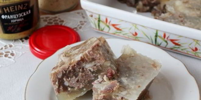 Рецепт холодца из куриных желудков и свиных ножек