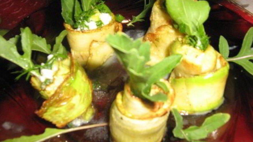 Рецепт легкой закуски из кабачков, зелени и руколы