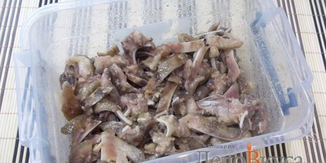 Рецепт маринованных свиных ушей