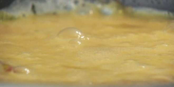 Рецепт фриттаты с беконом и луком-пореем