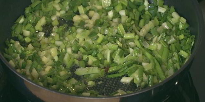 Рецепт фриттаты с картофелем, сладким перцем и зеленым луком