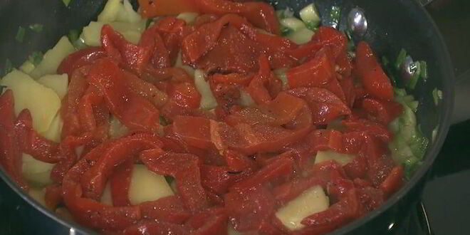 Рецепт фриттаты с картофелем, сладким перцем и зеленым луком