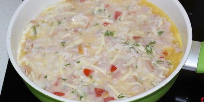 Рецепт фриттаты с копченой куринной грудкой и рисом