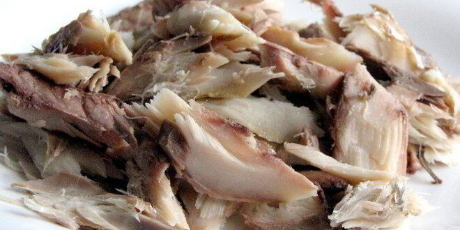 Рецепт фриттаты с копченой скумбрией и зеленым горошком