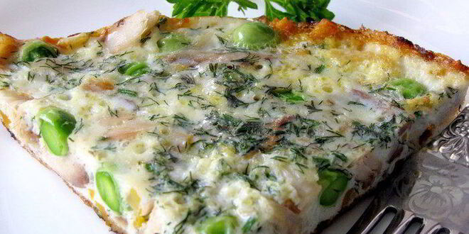 Рецепт фриттаты с копченой скумбрией и зеленым горошком