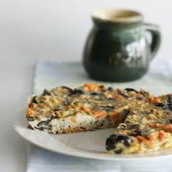 Рецепт Фриттаты с оливками, бататом и красным луком