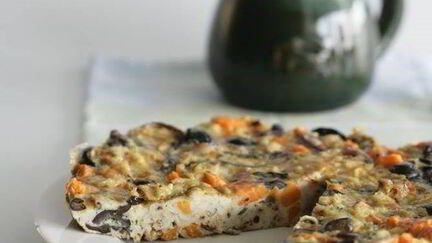 Рецепт Фриттаты с оливками, бататом и красным луком