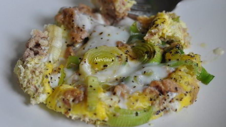 Рецепт фриттаты с тунцом и луком-пореем