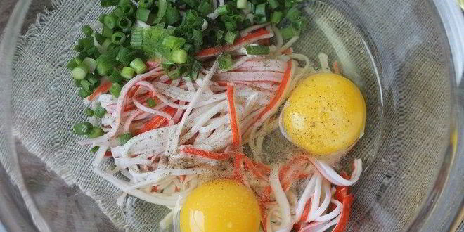 Рецепт мини-омлетов с крабовыми палочками