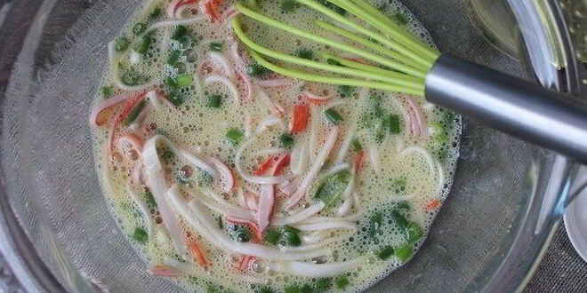 Рецепт мини-омлетов с крабовыми палочками