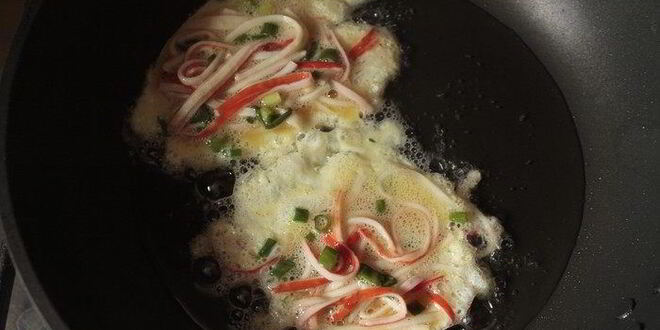 Рецепт мини-омлетов с крабовыми палочками