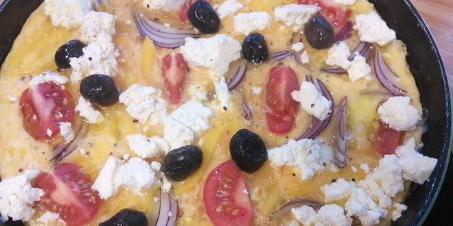 Рецепт омлета по мотивам греческого салата