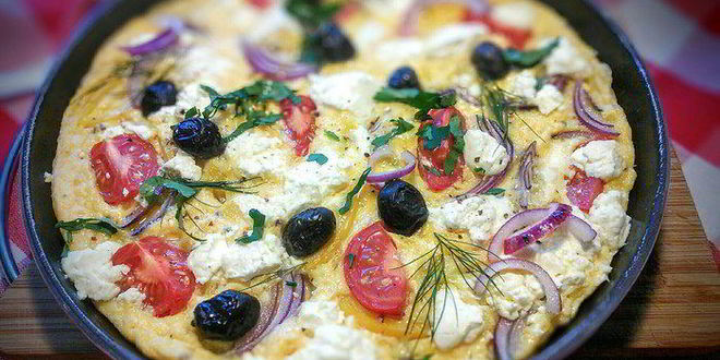 Рецепт омлета по мотивам греческого салата