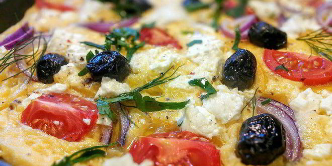 Рецепт омлета по мотивам греческого салата