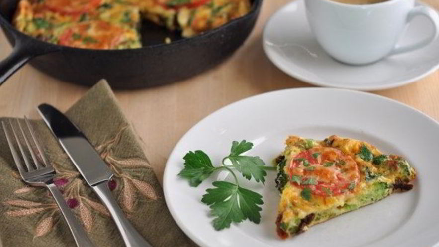 Рецепт омлета с брокколи и помидорами