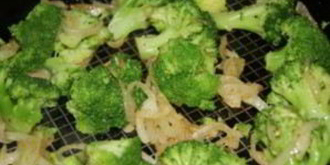 Рецепт омлета с брокколи и помидорами