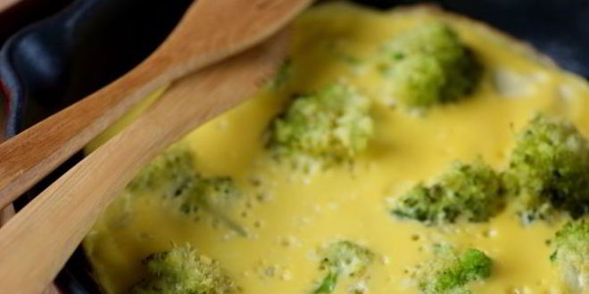 Рецепт омлета с брокколи на сковороде
