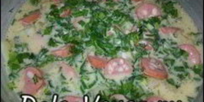 Рецепт омлета с картошкой, сосисками, зеленью и плавлеными сырками в духовке