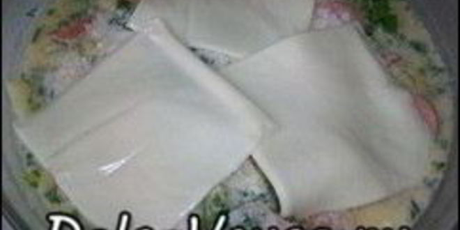 Рецепт омлета с картошкой, сосисками, зеленью и плавлеными сырками в духовке