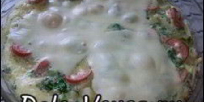 Рецепт омлета с картошкой, сосисками, зеленью и плавлеными сырками в духовке