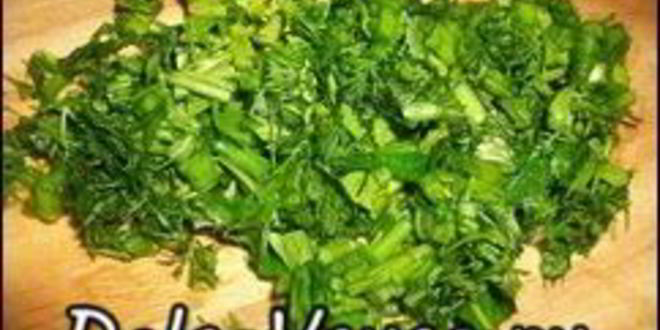 Рецепт омлета с картошкой, сосисками, зеленью и плавлеными сырками в духовке