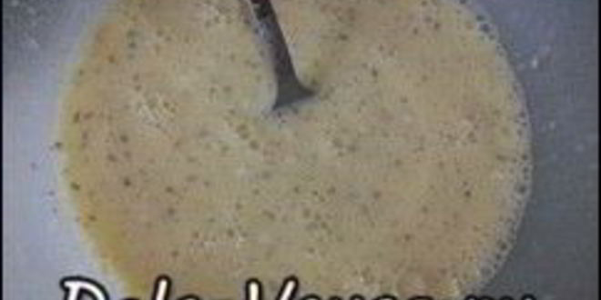 Рецепт омлета с картошкой, сосисками, зеленью и плавлеными сырками в духовке