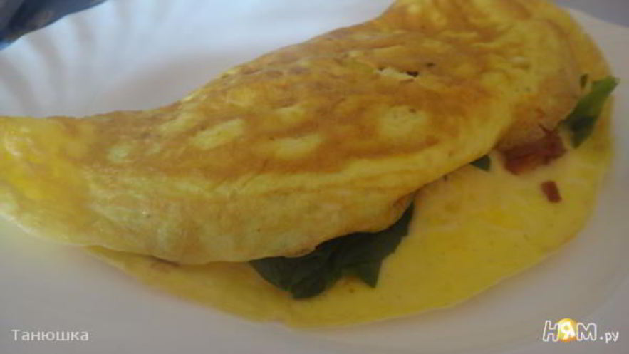 Рецепт омлета со шпинатом и беконом