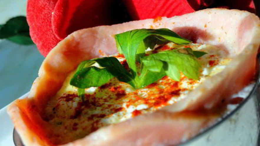 Рецепт омлета в ветчинных чашечках