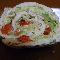 Рецепт Рулета из омлета, авокадо и болгарского перца