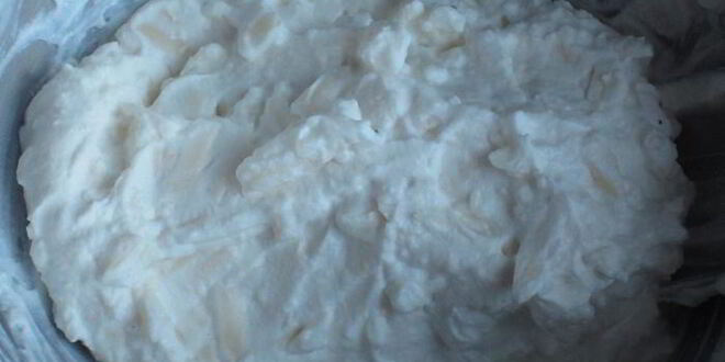 Рецепт рулетиков из омлета с творожно-сырной начинкой