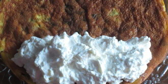 Рецепт рулетиков из омлета с творожно-сырной начинкой