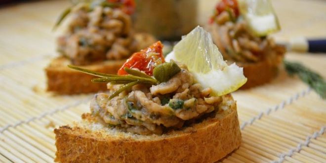 Рецепт фасолевого паштета с вялеными томатами и каперсами