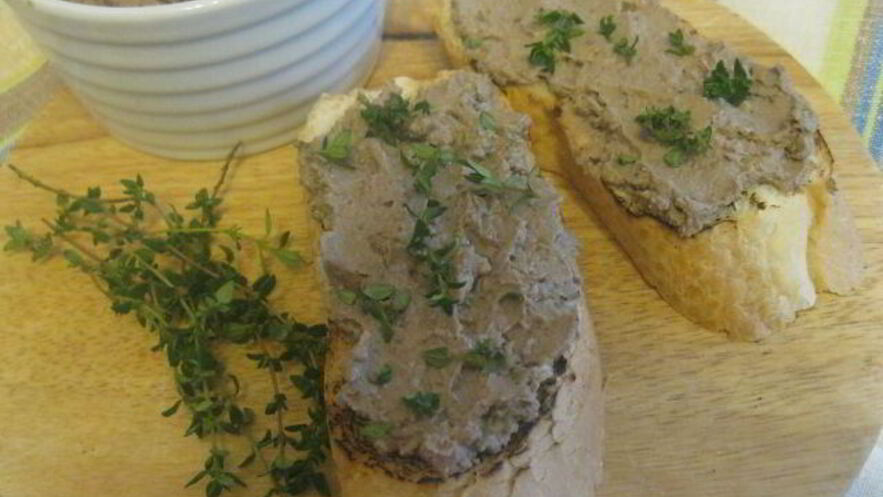 Рецепт французского паштета с куриной печенкой и шампанским