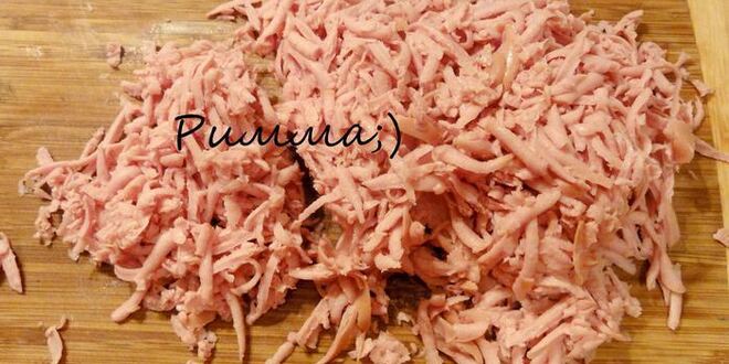 Рецепт мясного паштета с вялеными томатами, перепелиными яйцами и фисташками