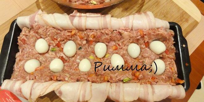 Рецепт мясного паштета с вялеными томатами, перепелиными яйцами и фисташками