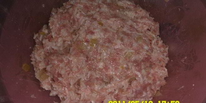 Рецепт мясных паштетик с рисом и зеленым горошком