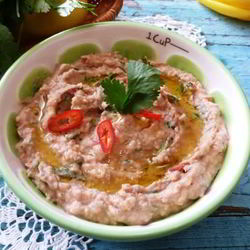 Рецепт Паштета из фасоли с кинзой и паприкой