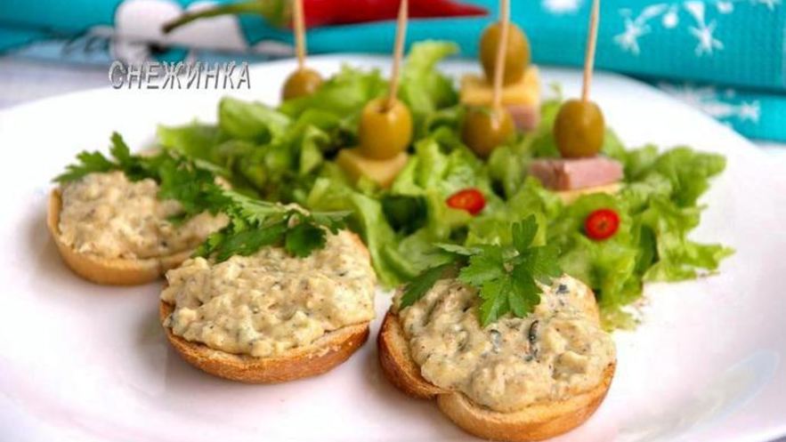 Рецепт сырного паштета из цукини с миндалем