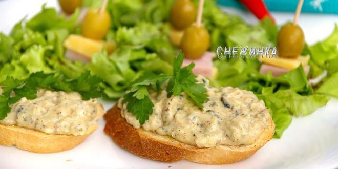 Рецепт сырного паштета из цукини с миндалем