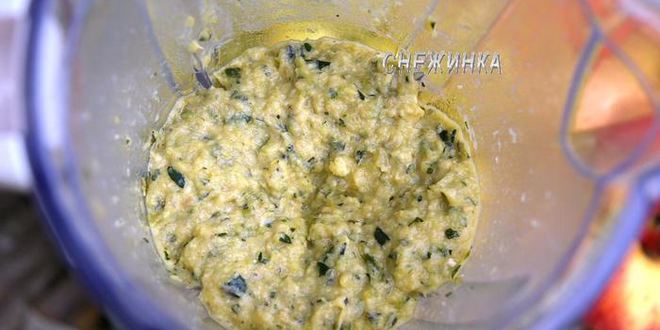 Рецепт сырного паштета из цукини с миндалем