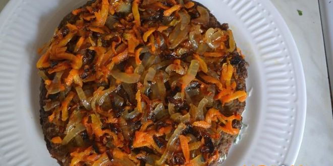 Рецепт печеночного торта с морковью и луком