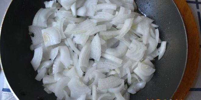 Рецепт печеночного торта с морковью и луком