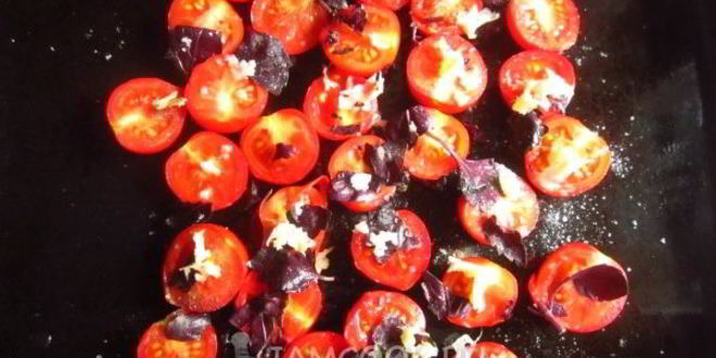 Рецепт помидоров с моцареллой в духовке