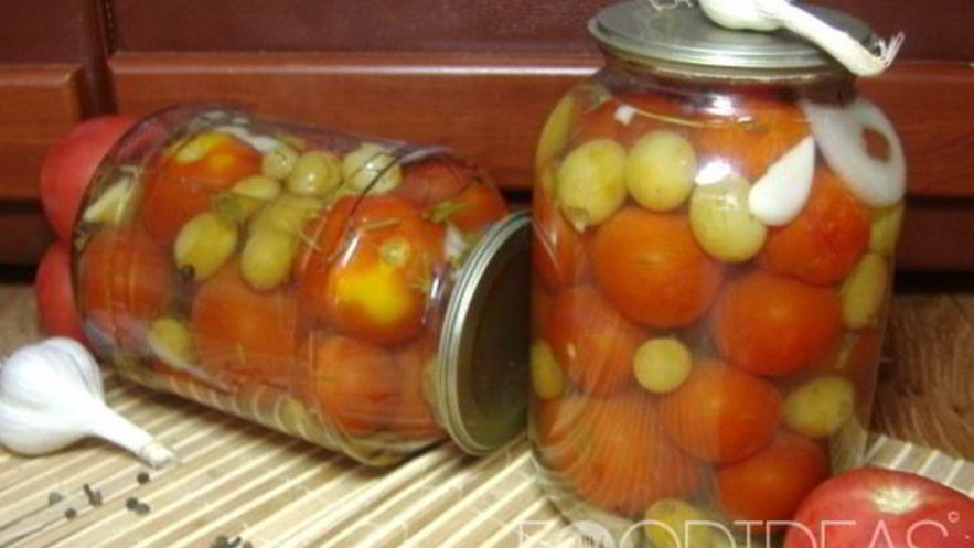 Рецепт помидоров с виноградом