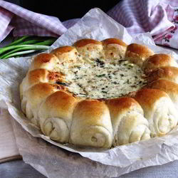 Рецепт Булочек-роллов с грибным дип-соусом